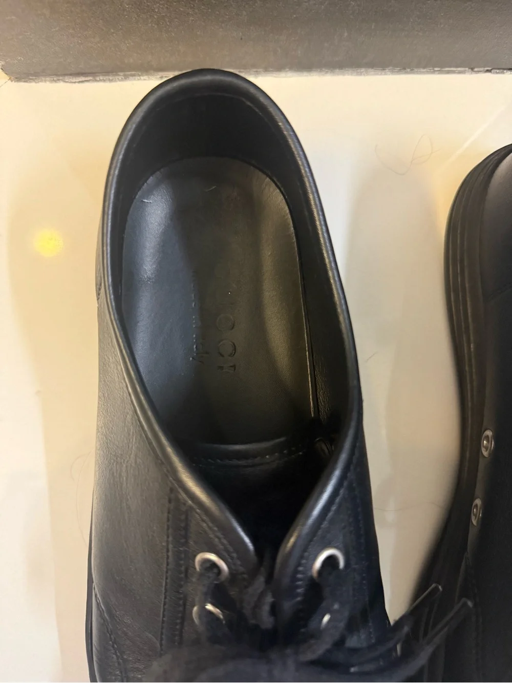 Low-Top Gucci Miro Soft Leather Sneakers